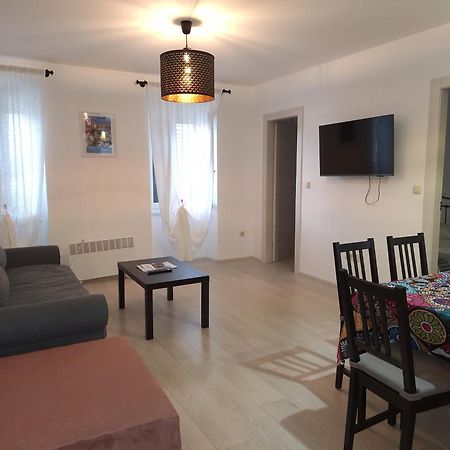 לובראן Apartments Knezgrad מראה חיצוני תמונה